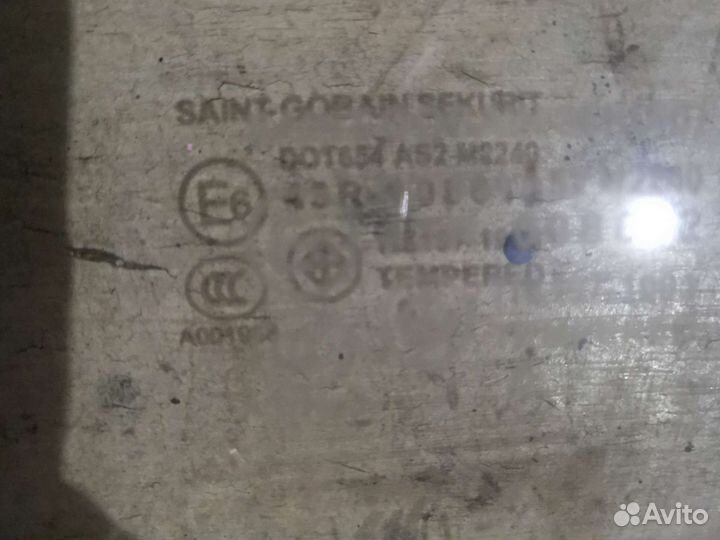 Переднее левое стекло mazda 3 bk седан