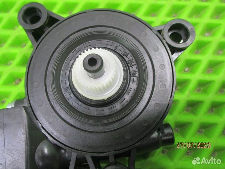 Моторчик стеклоподъемника передний левый Kia Soren