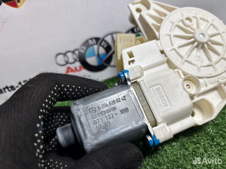 Моторчик стеклоподъемника передний правый