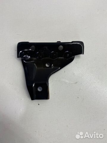 Кронштейн крепления фары передний левый Toyota