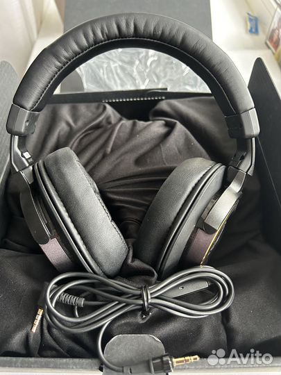 Наушники Audio-Technica ATH-WS1100iS Новые