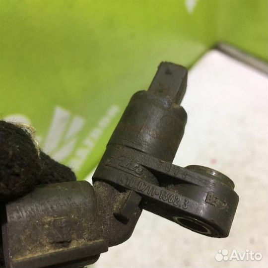 Датчик ABS передний правый Фольксваген Гольф 3 В