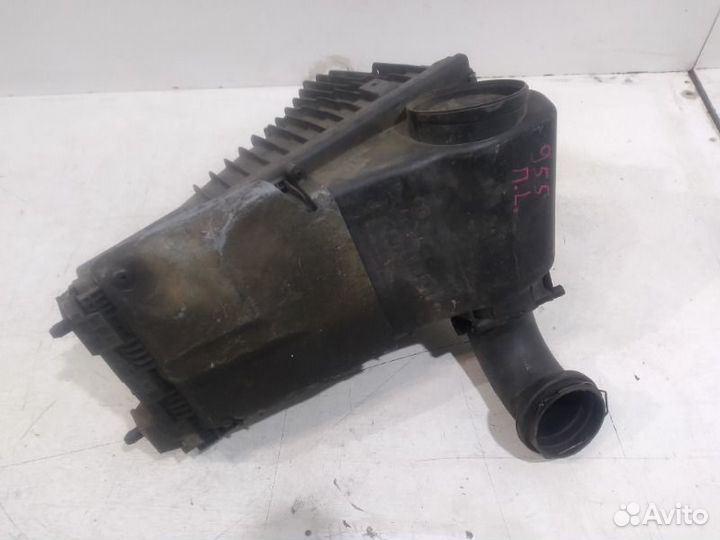 Корпус воздушного фильтра передний левый Porsche