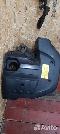 Крышка двигателя Шевроле нива