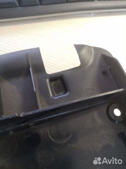 Крепление подлокотника Citroen C5 X7 Peugeot 407