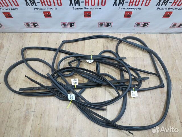 Уплотнитель двери Honda Civic 8 4D