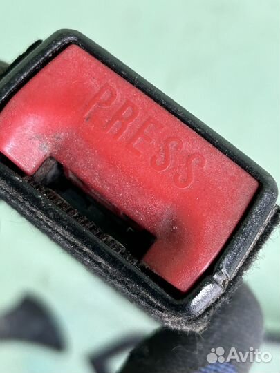 Защелка левого ремня безопасности kia ceed 1 ed