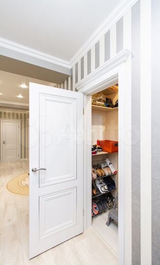 3-к. квартира, 83 м², 2/4 эт.