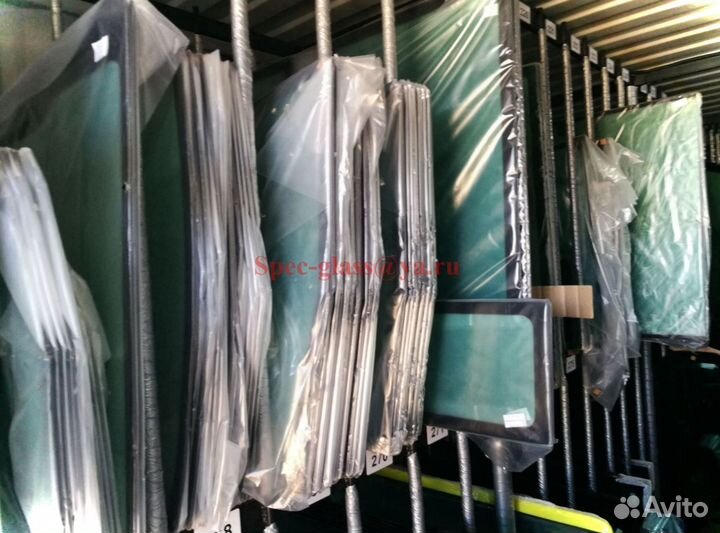 Стекло переднее левое xcmg ZL30G