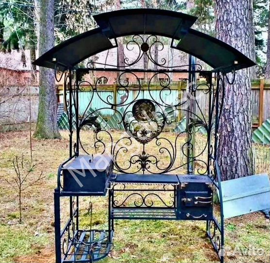 Мангал с крышей