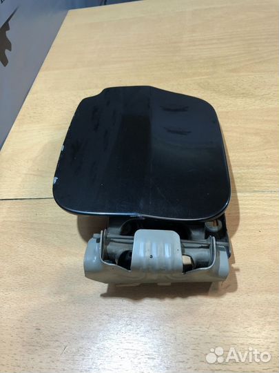 Лючок бензобака Renault Duster I (2010—2015)