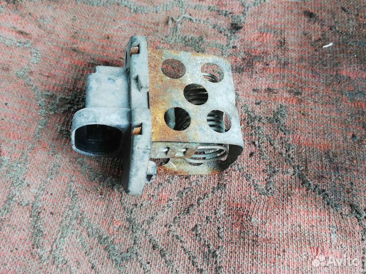 Резистор вентилятора радиатора Рено Меган 2