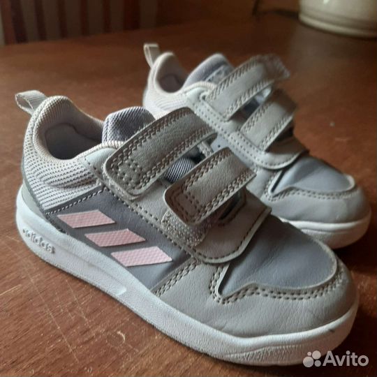 Кроссовки adidas