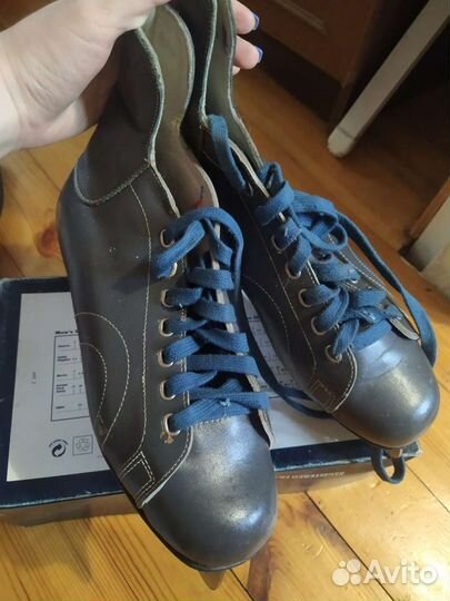 Лыжные ботинки Чехия, коньки Советские