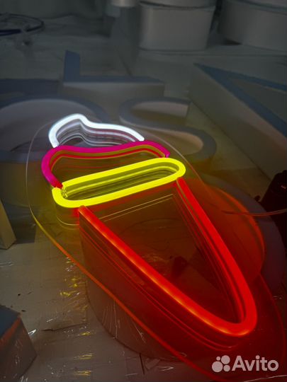 Неоновая вывеска 