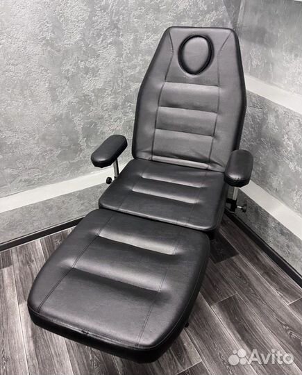 Косметологическое кресло, кушетка для педикюра