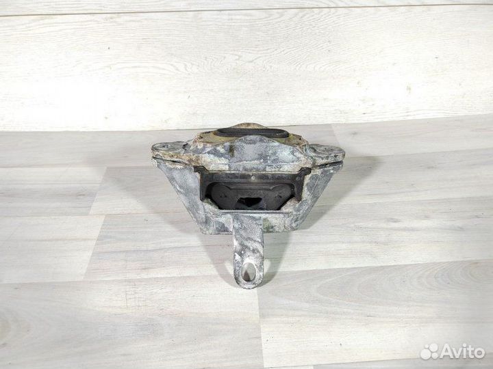 Опора двигателя Opel Astra J A16XER 2010