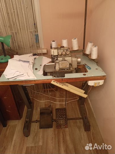 Продам оверлок Агат, пятинитка