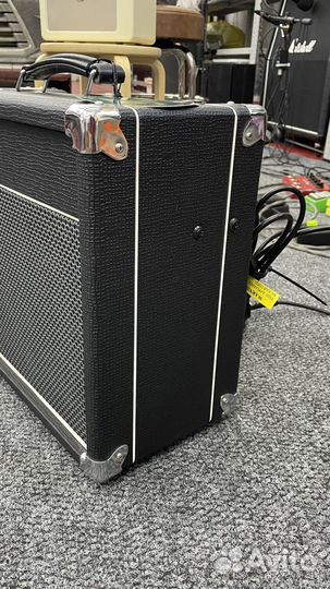 Ламповый комбоусилитель Laney VC15-110