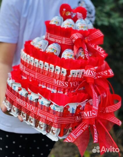 Огромный торт сердце из киндер шоколада