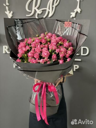 Букет кустовых роз