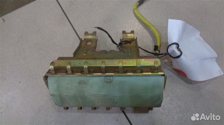 Подушка безопасности пассажирская в торпедо Nissa