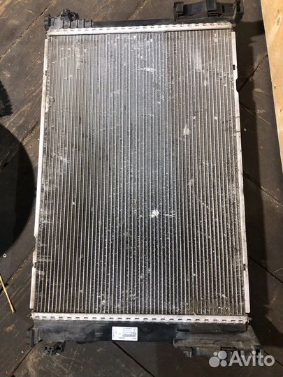Радиатор охлаждения Мерседес W204 GLK W207 W212
