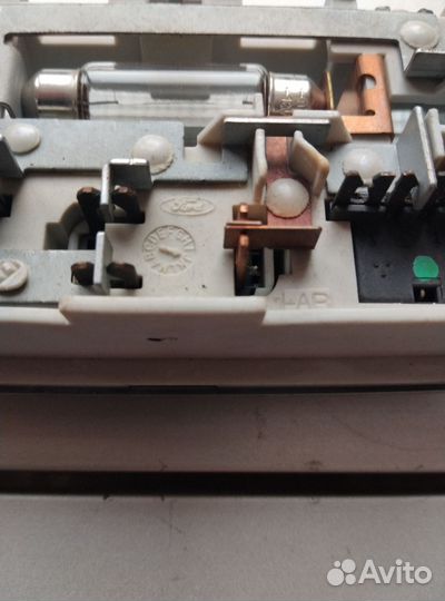 Плафон салона Ford Fiesta/Fusion