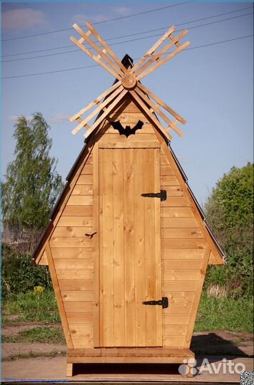 Уличный туалет деревянный