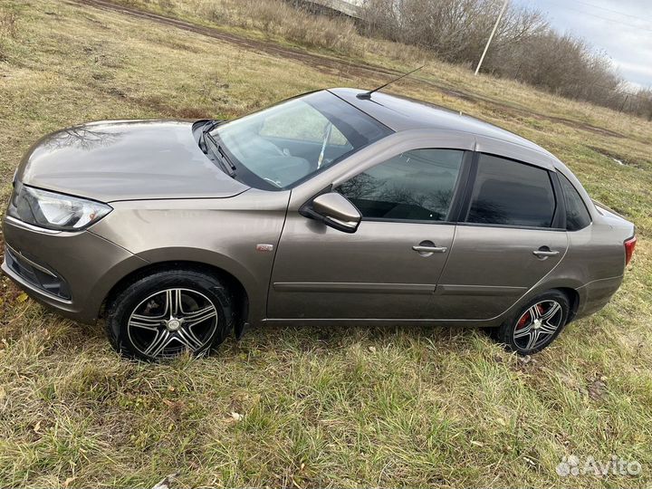 LADA Granta 1.6 МТ, 2019, 106 000 км