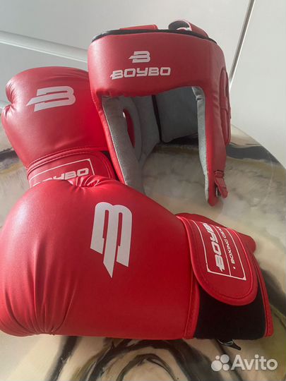Боксерские перчатки детские 8 oz и шлем