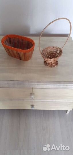 Корзины плетеные и парничок