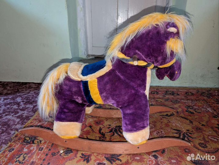 Детская качалка лошадь