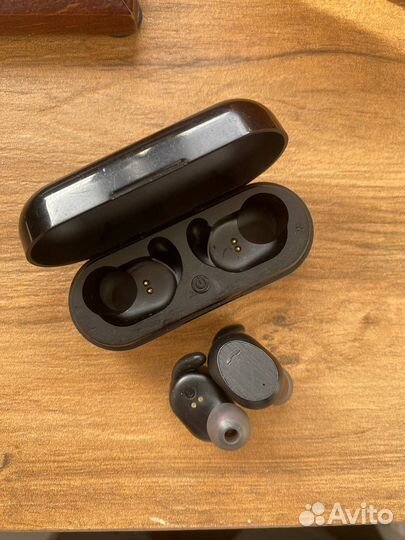 Elari Nanopods (беспроводные наушники)