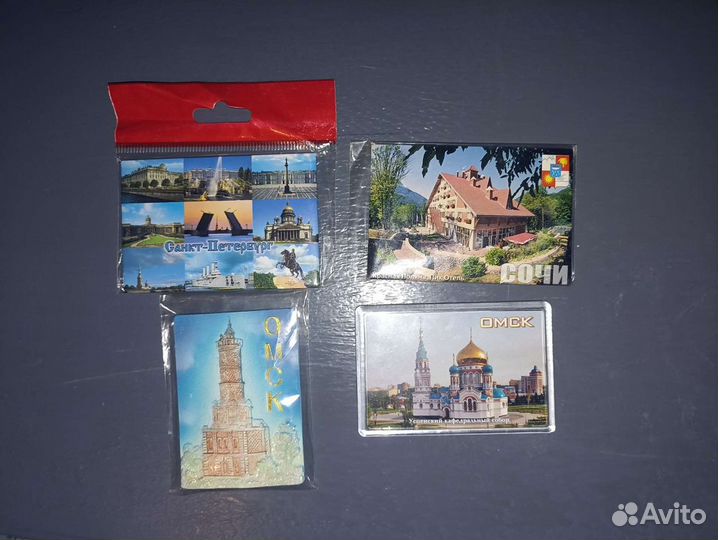 Магниты и брелки из разных стран и городов