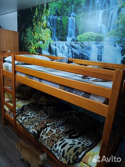 Двухъярусная кровать