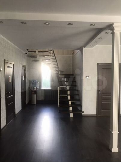 Дом 180 м² на участке 5,5 сот.