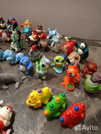 Игрушки от киндера, пингвины, гномы, лев