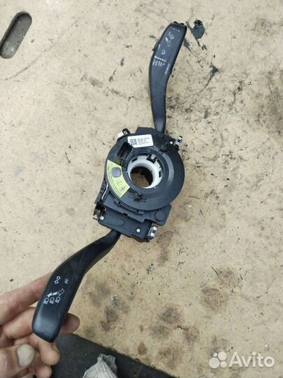 Подрулевые переключатели Фольксваген поло 2016 г