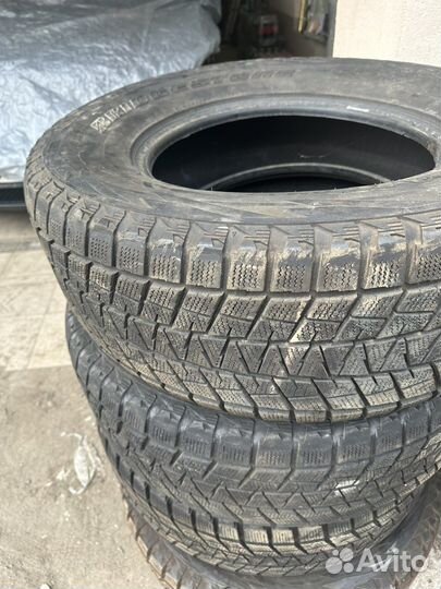 Bridgestone Blizzak DM-V1 285/65 R17