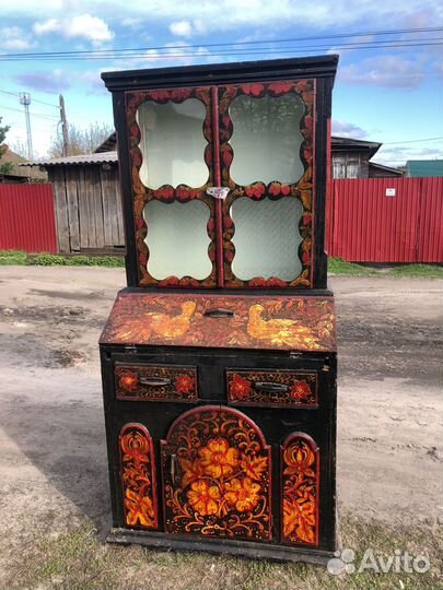 Старинный расписной буфет с росписью массив дерева