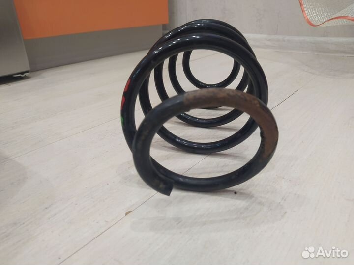 Пружина передняя jetta 6