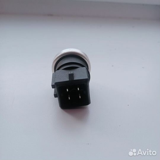 Датчик температуры охлаждающей жидкости