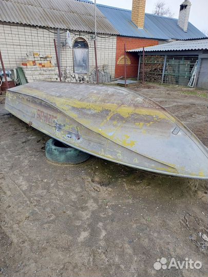 Лодка Днепр