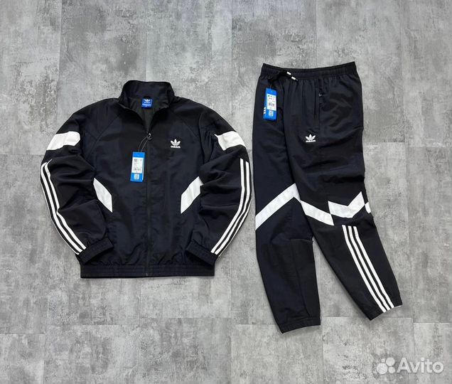 Спортивный костюм adidas