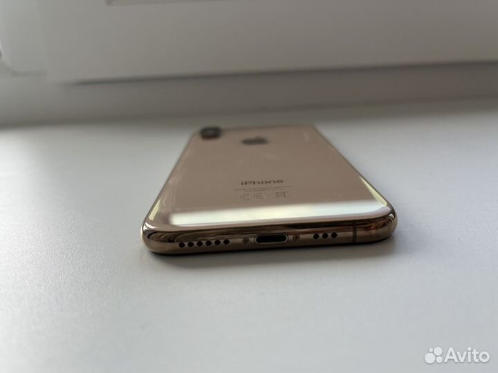 iPhone Xs, 64 ГБ