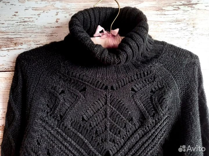 Красивый зимний свитер, размер L