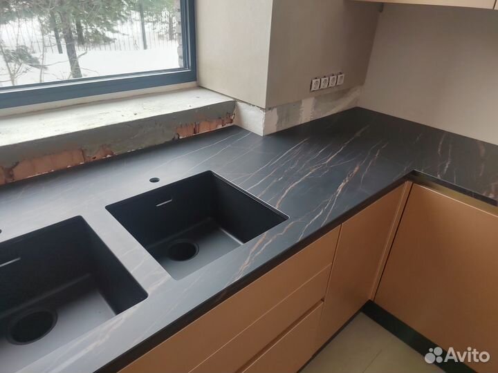 Столешница из кварцевого камня на заказ