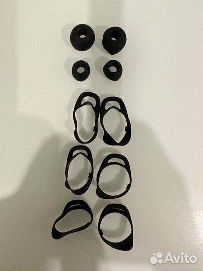 Беспроводные Наушники JBL live 300TWS черный