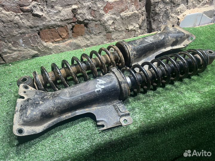 Стойка задняя правая левая Audi 80 B4